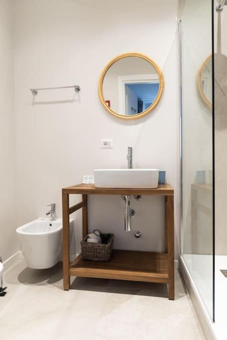 Youhosty - Ticinese Suite 1 Milano Eksteriør bilde