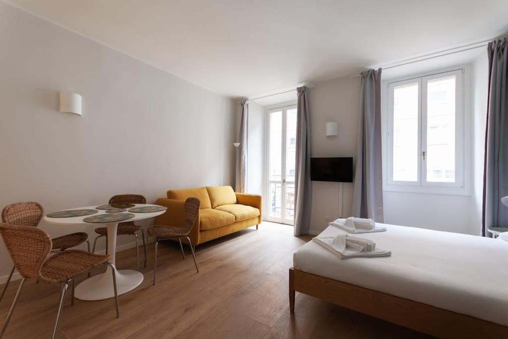 Youhosty - Ticinese Suite 1 Milano Eksteriør bilde