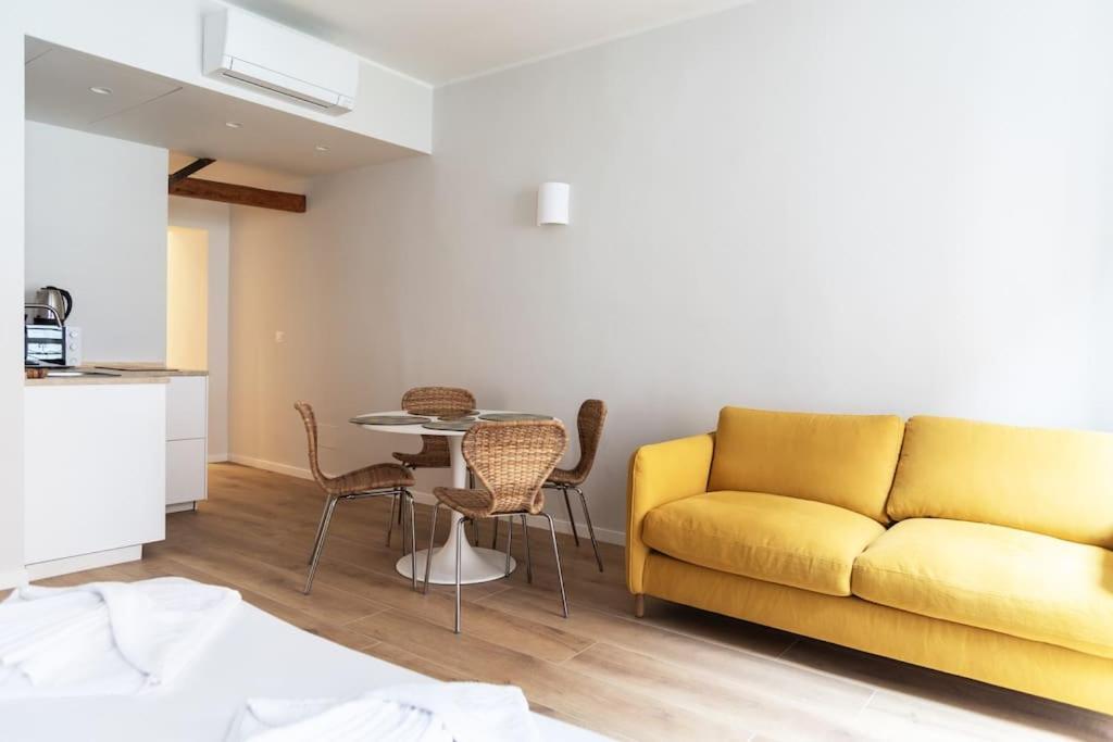 Youhosty - Ticinese Suite 1 Milano Eksteriør bilde