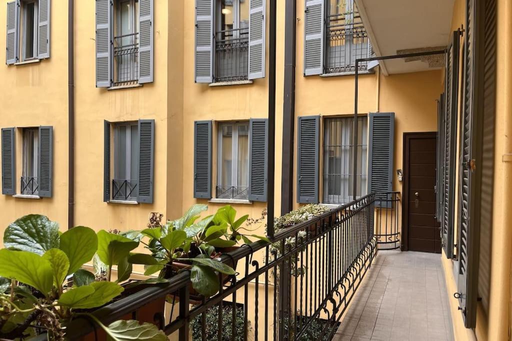 Youhosty - Ticinese Suite 1 Milano Eksteriør bilde